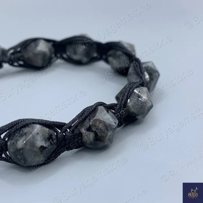 دستبند مردانه سنگ لارویکیت اصل و طبیعی ، سنگی تراش استار   Mystic Trio 7 - Image 2
